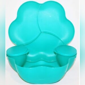 Tupperware Chip 'N Dip serving bowl in a green color